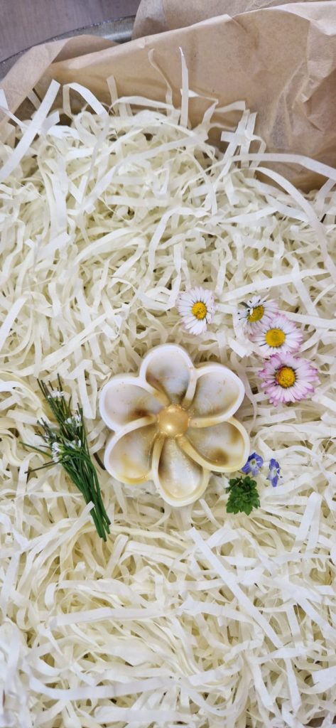 Fondant parfumé Monoï Vanillé en fleur de tiaré – senteur noix de coco, fleurs blanches et vanille